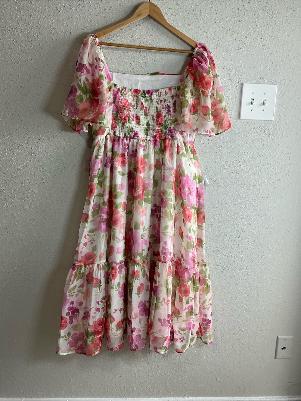 Abercrombie & Fitch Pink Multi Floral Puff-Sleeve Midi Dress - Picture 5 of 8